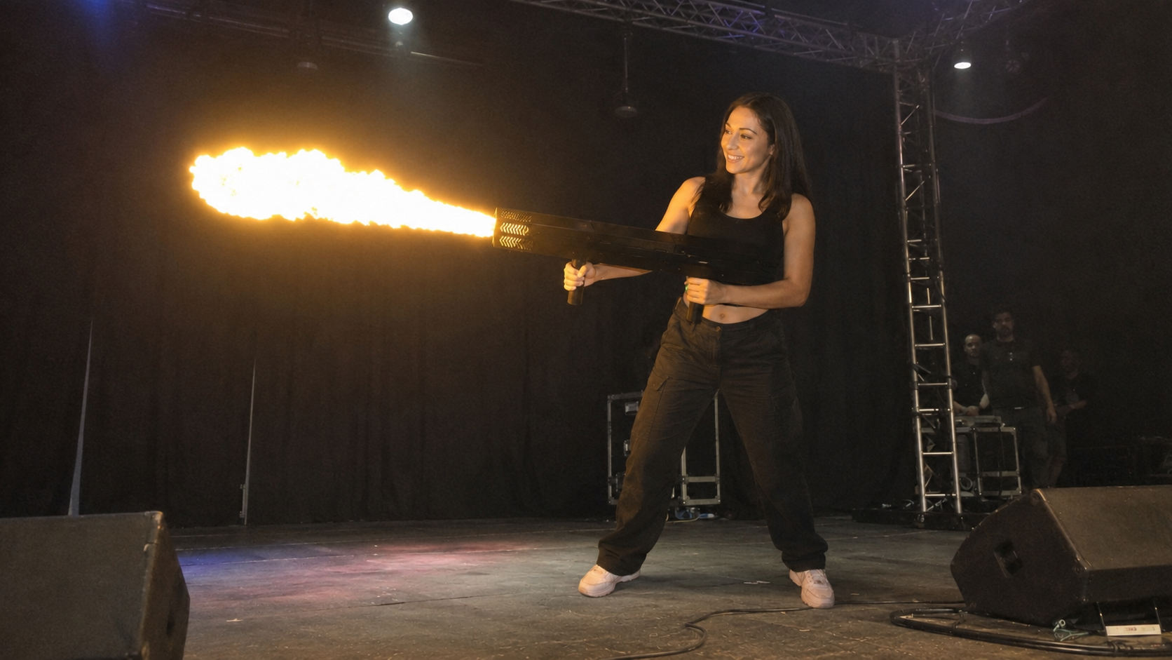 Vortex SFX, canon à flamme portatif utilisé sur une scène de spectacle